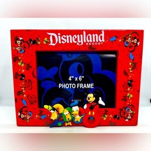 Disneyland Resort 2008 Bobblehead Photo Frame for 4” x 6” Photo, EUC.